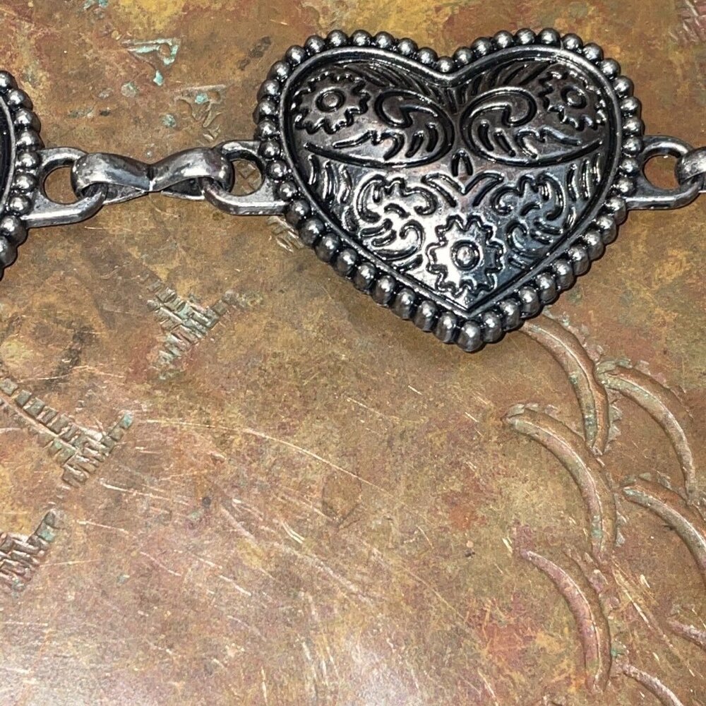 Womens Western Southwest Silver Heart Chain belt adjustable to 41 inch fall - Picture 8 of 10